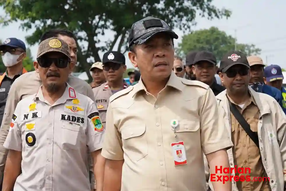 Pemkab Karawang Tertibkan Ratusan Bangunan Liar di Rengasdengklok