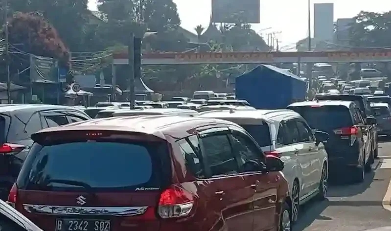 42 Ribu Kendaraan Padati Jalur Puncak Bogor di Akhir Libur Sekolah