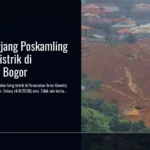 Longsor Terjang Poskamling dan Tiang Listrik di Tajurhalang Bogor