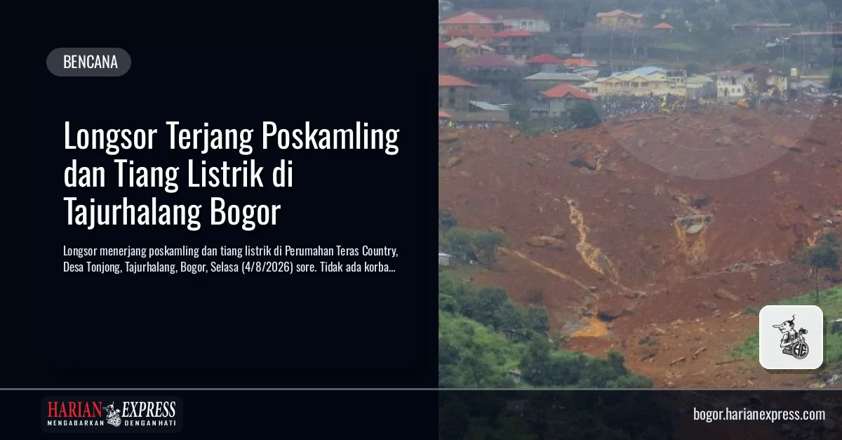Longsor Terjang Poskamling dan Tiang Listrik di Tajurhalang Bogor