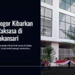 Pemkab Bogor Kibarkan Bendera Raksasa di Stadion Pakansari