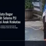 Sekolah di Kota Bogor Bersih-bersih Selama PJJ Akibat Erupsi Anak Krakatau